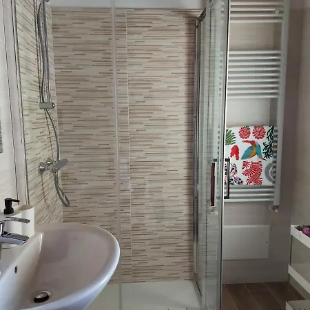 Apartment Bnbook Casa Dei Peschi - Di Monate Cadrezzate